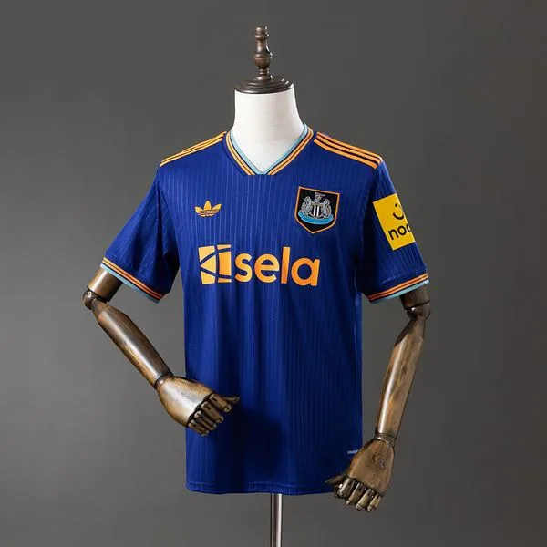 Camiseta de fútbol Newcastle 2025/26 TERCERA MANGA CORTA VERSION FAN
