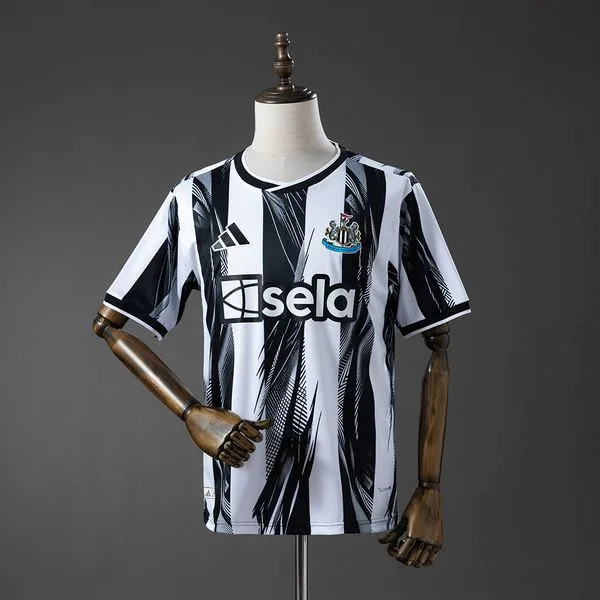 Camiseta de fútbol Newcastle 2026/27 LOCAL MANGA CORTA VERSION FAN