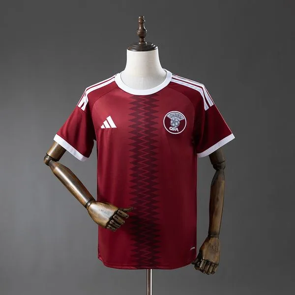 Camiseta de fútbol Qatar 2026 LOCAL MANGA CORTA VERSION FAN
